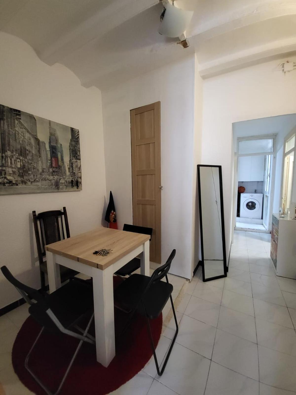 Central Apartment *